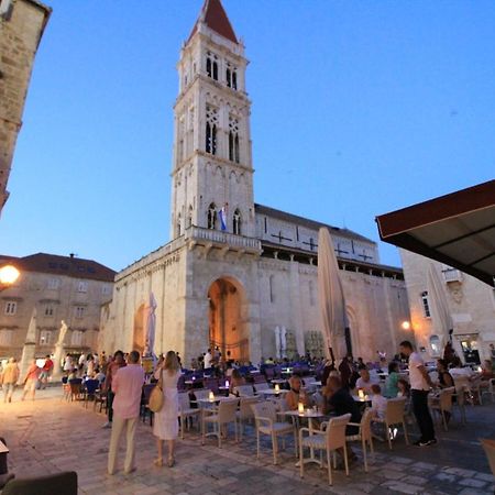 Town House In The Centre Of Historic Trogir Villa Exteriör bild