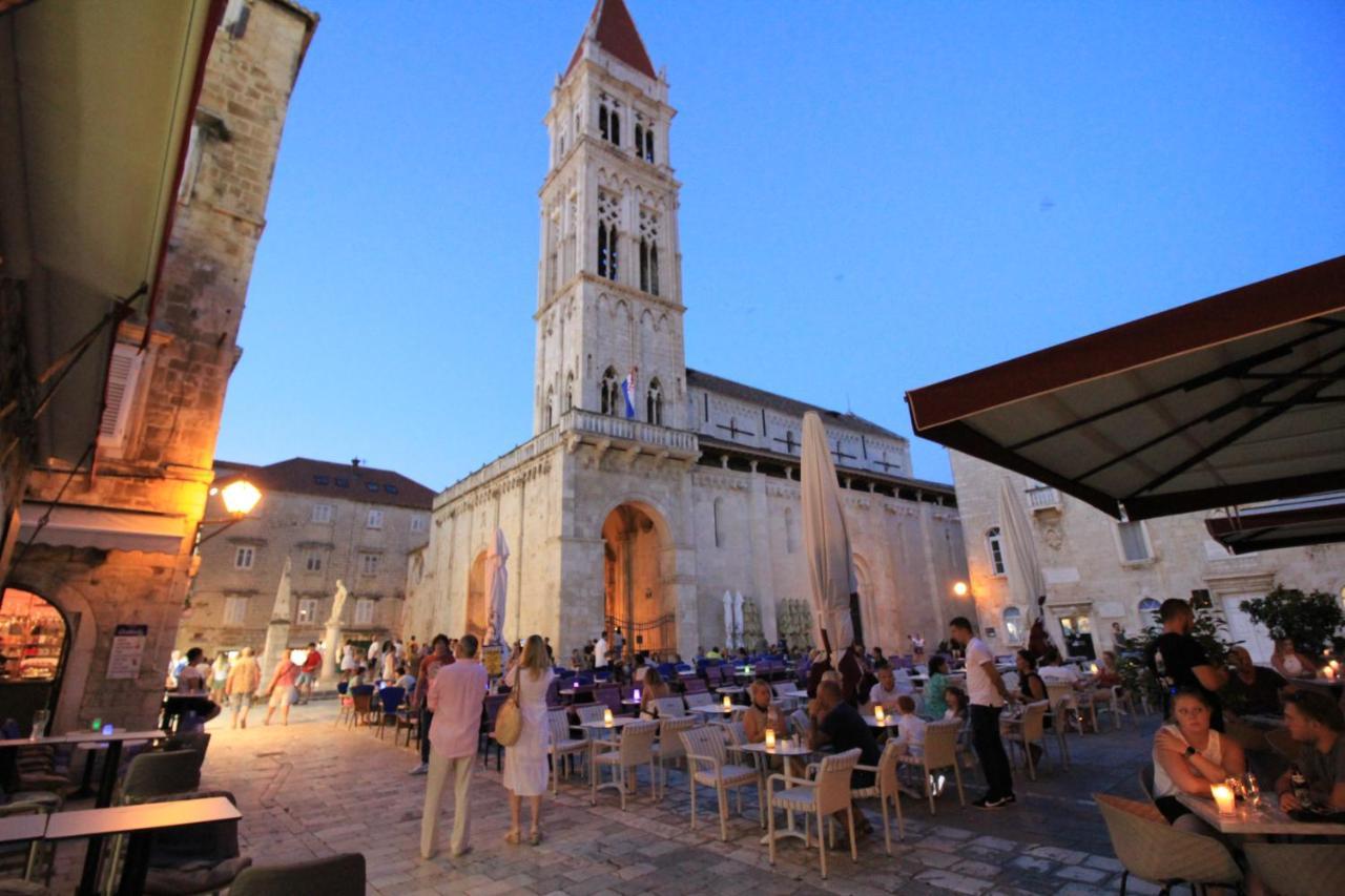 Town House In The Centre Of Historic Trogir Villa Exteriör bild