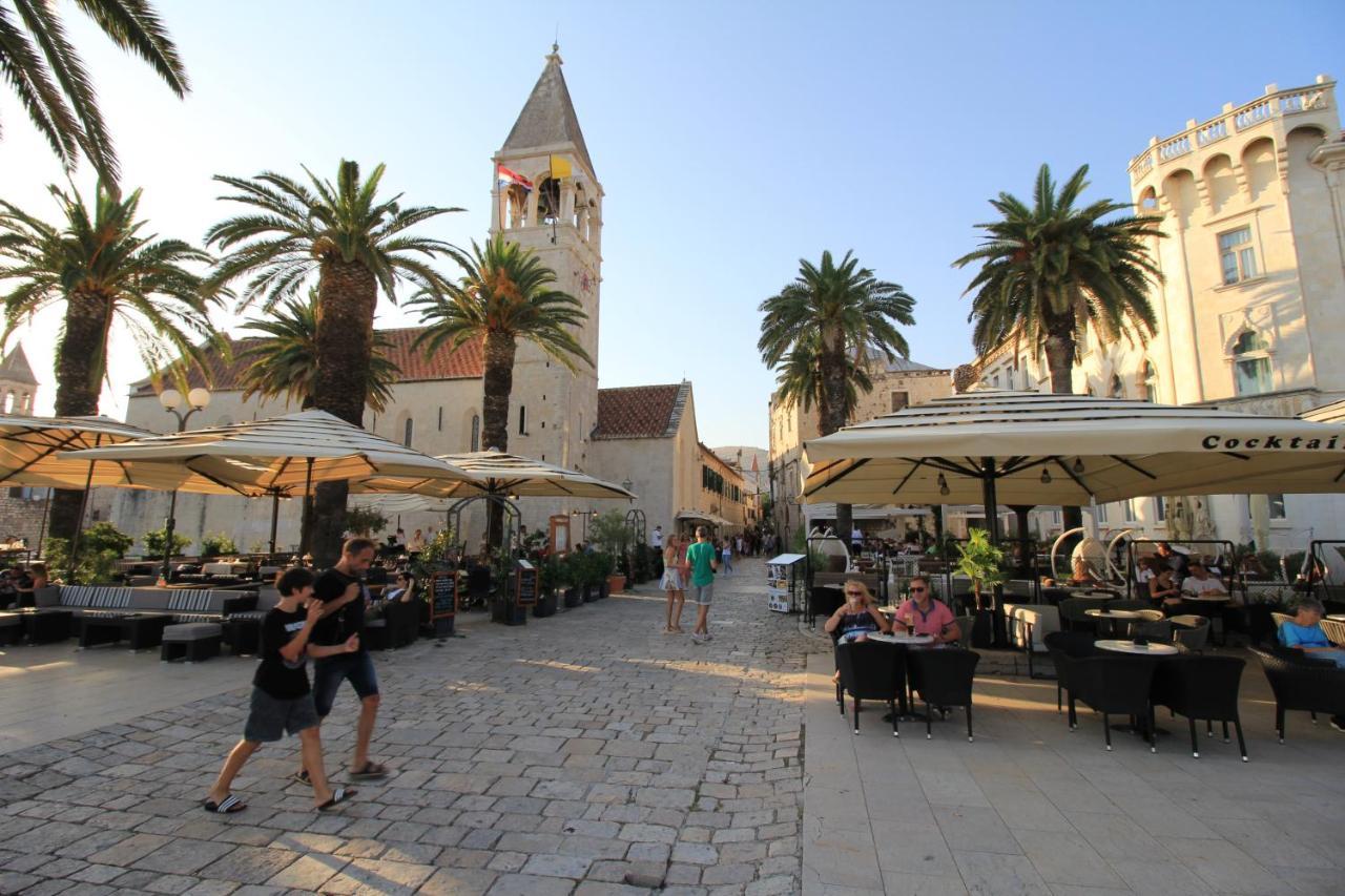 Town House In The Centre Of Historic Trogir Villa Exteriör bild
