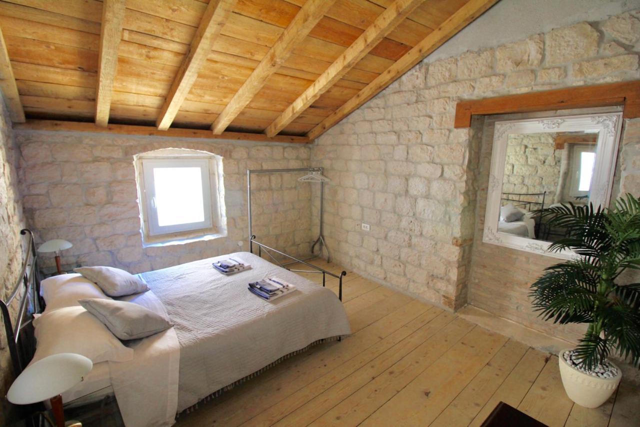 Town House In The Centre Of Historic Trogir Villa Exteriör bild