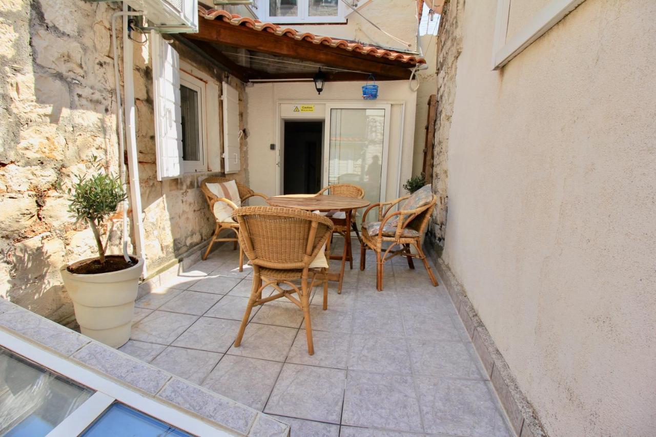 Town House In The Centre Of Historic Trogir Villa Exteriör bild